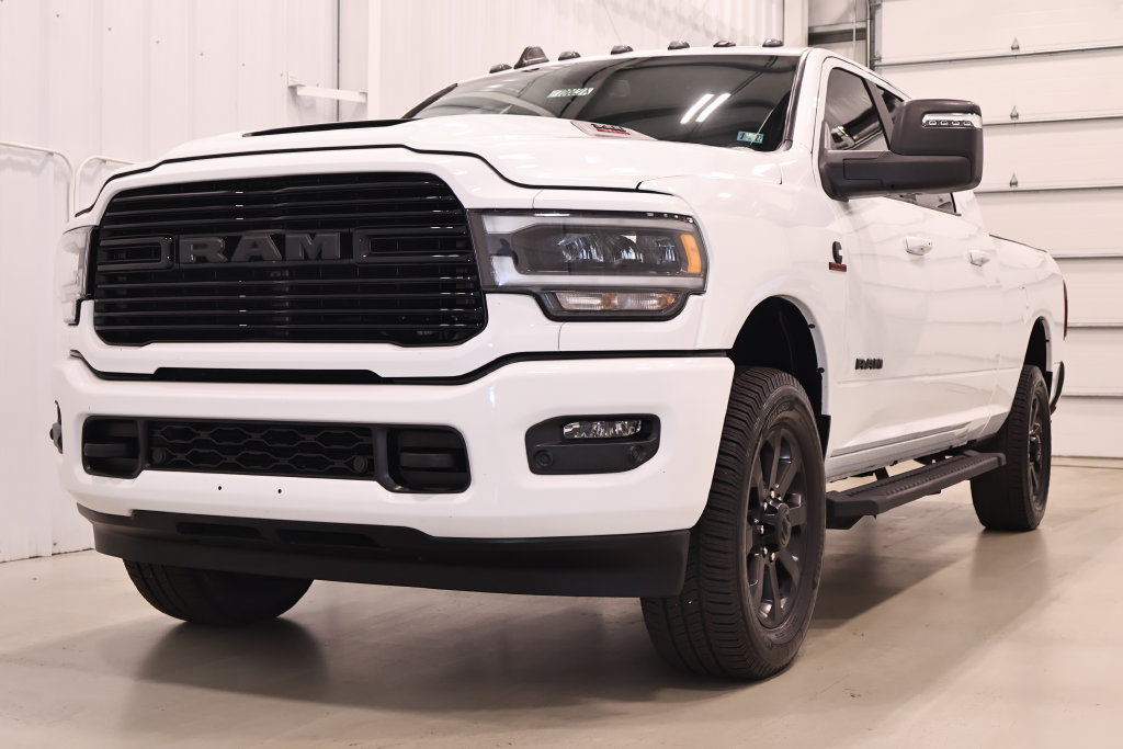 Used 2023 RAM 3500 Laramie w/ Night Edition AWD/4WD image 6