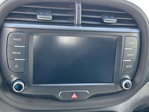 Used 2023 Kia Soul LX FWD image 17
