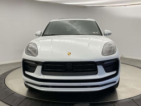 Certified 2025 Porsche Macan image 10