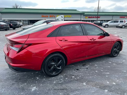Used 2021 Hyundai Elantra SEL image 8