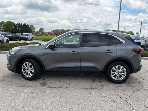 Used 2023 Ford Escape Active w/ Cold Weather Package FWD image 4