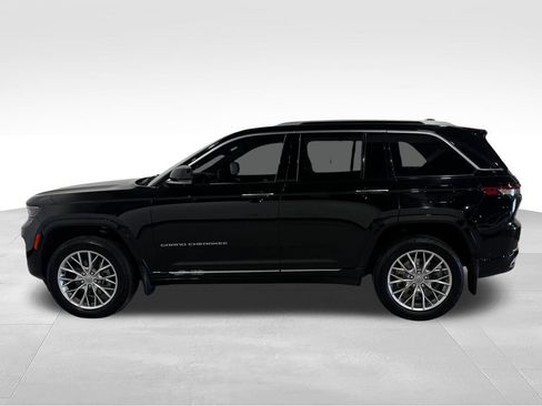 Used 2022 Jeep Grand Cherokee Summit w/ Luxury Tech Group V AWD/4WD image 15