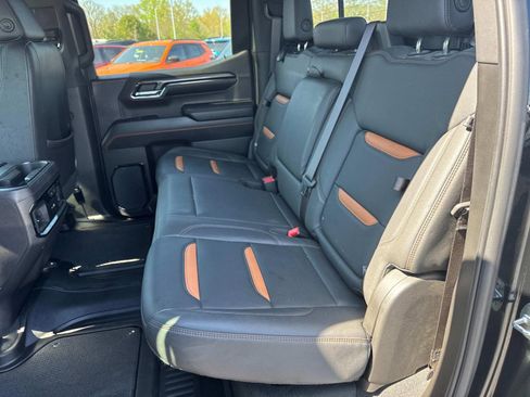 Used 2024 GMC Sierra 1500 AT4 w/ Technology Package AWD/4WD image 15