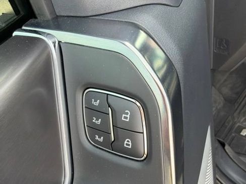 Used 2025 Ford F150 Platinum w/ Equipment Group 702A High AWD/4WD image 18