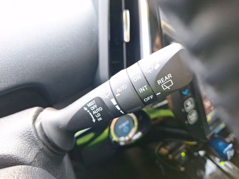 Used 2019 Toyota Prius Limited image 25