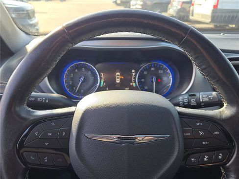 Certified 2021 Chrysler Pacifica Touring-L w/ Uconnect Theater Family Group image 39