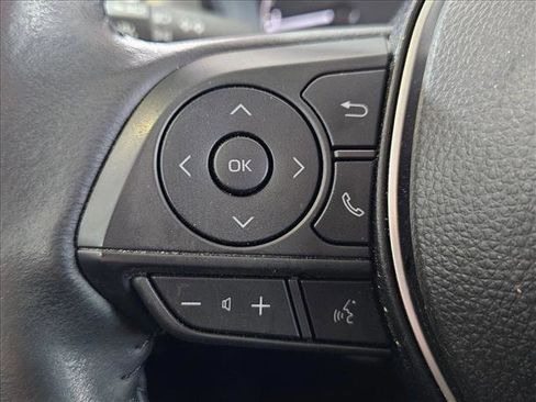 Used 2024 Toyota Corolla Cross LE image 11