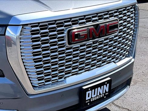 Used 2021 GMC Yukon Denali w/ Denali Premium Package image 31