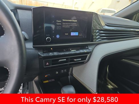 Used 2025 Toyota Camry SE w/ Convenience Package image 26