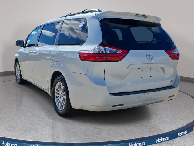 Used 2017 Toyota Sienna XLE FWD image 8