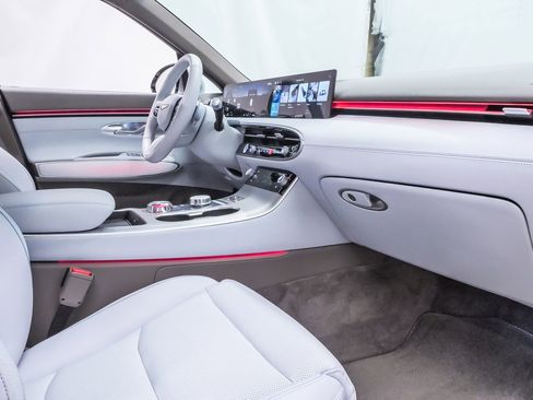 Certified 2026 Genesis GV70 2.5T Advanced image 13