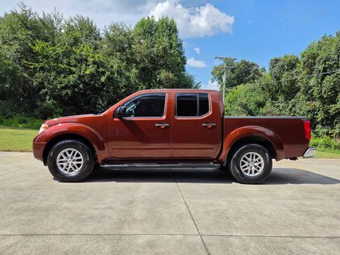Used 2016 Nissan Frontier SV RWD image 9