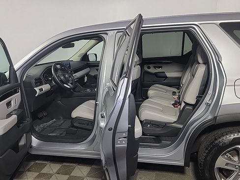 Certified 2025 Honda Pilot EX-L image 16