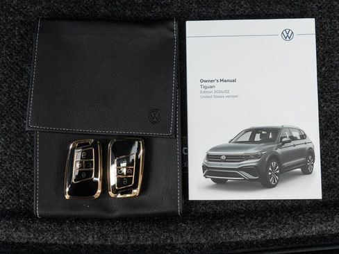 Used 2024 Volkswagen Tiguan SE w/ Panoramic Sunroof Package image 52