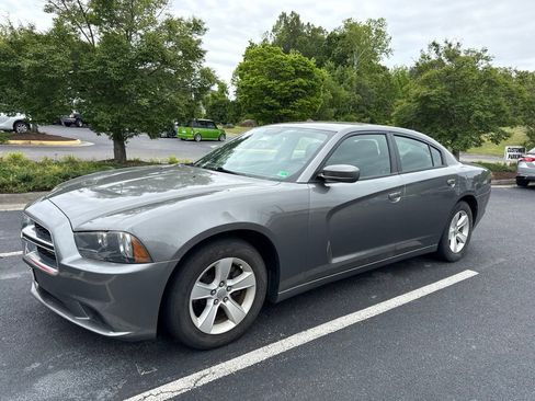 Used 2012 Dodge Charger SXT RWD image 4