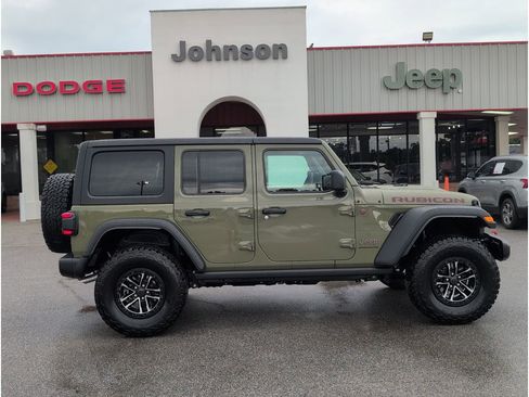 New 2025 Jeep Wrangler Rubicon w/ XTREMEE 35" Tire Package image 6