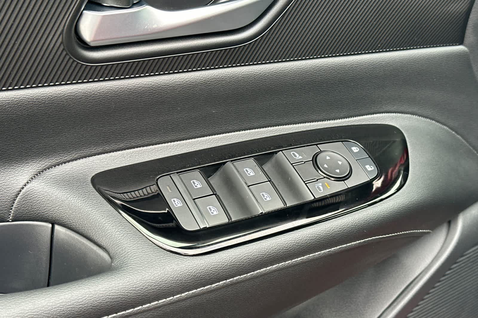 New 2026 Nissan Murano SV AWD/4WD image 13