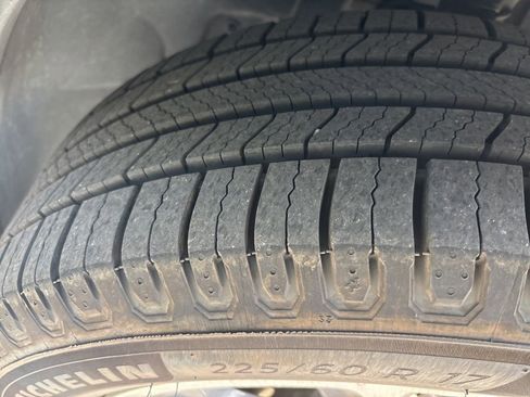 Used 2019 Jeep Compass Latitude FWD image 2