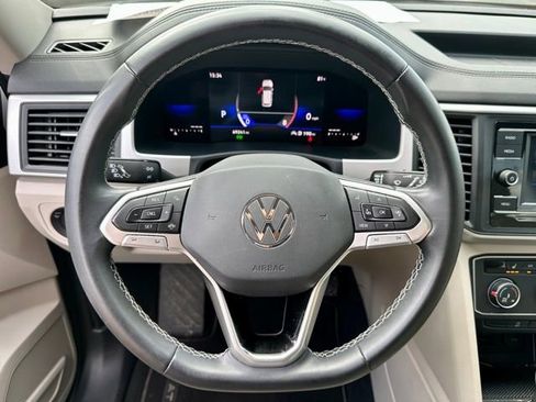 Certified 2023 Volkswagen Atlas SE FWD image 32