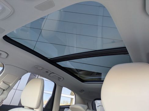 Used 2025 Volvo XC60 B5 Ultra w/ Protection Package Premier image 25