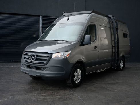 Used 2022 Mercedes-Benz Sprinter 2500 image 3