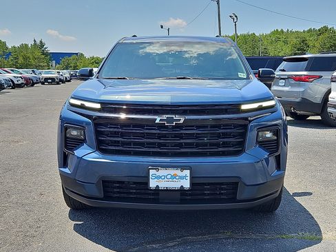 Certified 2024 Chevrolet Traverse LT w/ Midnight/Sport Edition AWD/4WD image 2