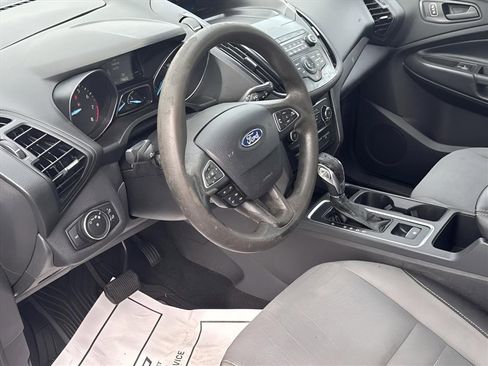 Used 2019 Ford Escape S image 10