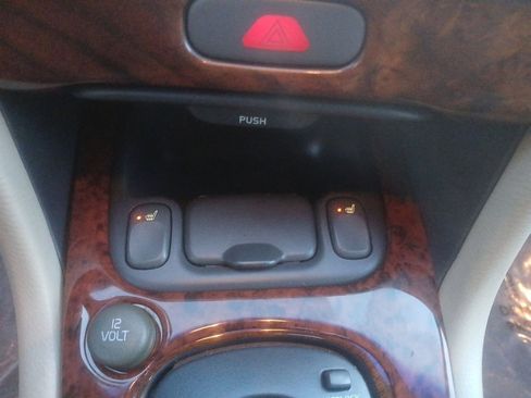 Used 1999 Volvo C70 LT image 56