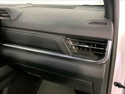 Used 2025 GMC Terrain Elevation AWD/4WD image 16