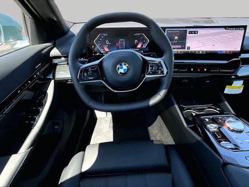Used 2026 BMW 530i RWD image 5