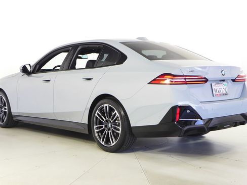 Used 2024 BMW 540i xDrive w/ Premium Package AWD/4WD image 9