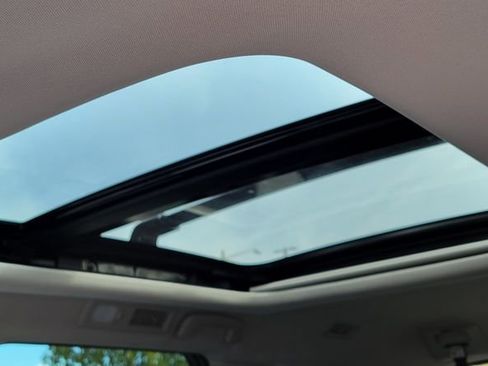 New 2025 Nissan Pathfinder SV image 36