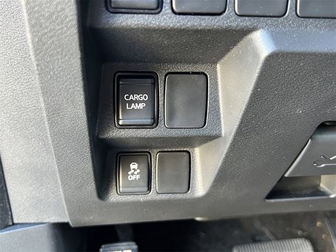 Certified 2024 Nissan Frontier SV w/ Technology Package image 14