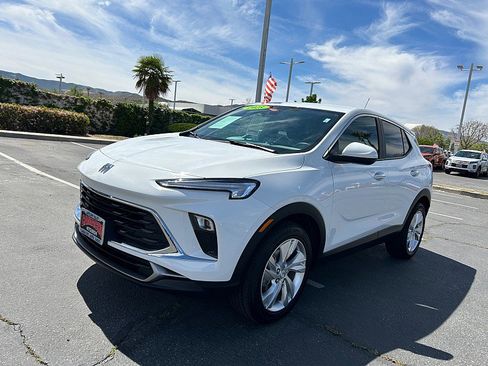 Used 2025 Buick Encore GX Preferred image 3