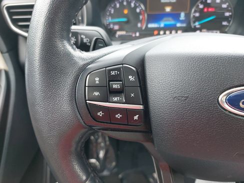 Used 2020 Ford Explorer XLT w/ Equipment Group 202A RWD image 18