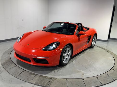 Used 2020 Porsche 718 Boxster image 6