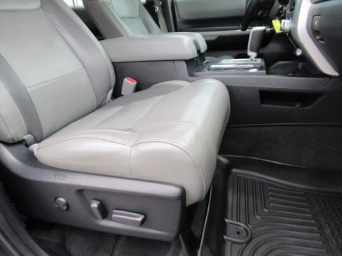 Used 2019 Toyota Tundra Limited image 16