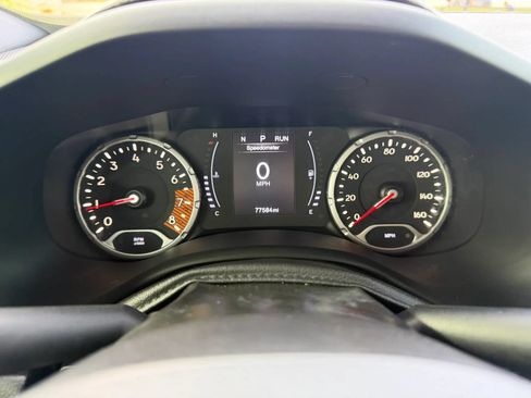 Used 2020 Jeep Renegade Altitude AWD/4WD image 23