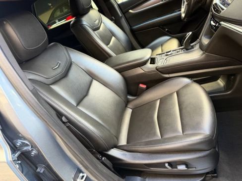 Used 2021 Cadillac XT5 Luxury w/ LPO, Floor Liner Package FWD image 17