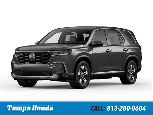 Used 2025 Honda Pilot Touring image 1