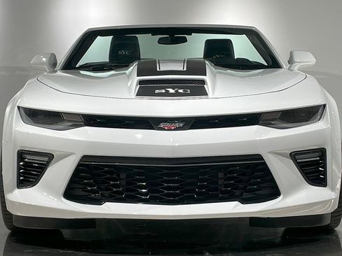 Used 2018 Chevrolet Camaro SS RWD image 13