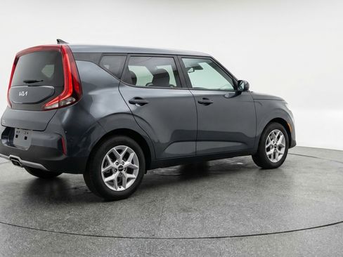 Used 2025 Kia Soul LX w/ LX Technology Package FWD image 9