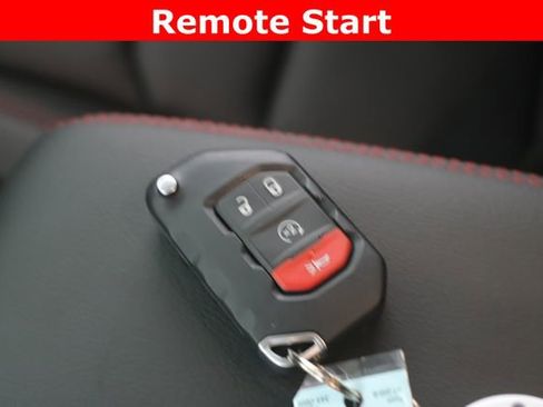 Used 2026 Jeep Gladiator Rubicon image 3