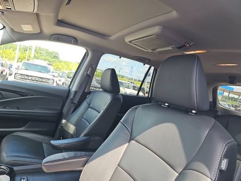 Used 2021 Honda Pilot Touring image 19