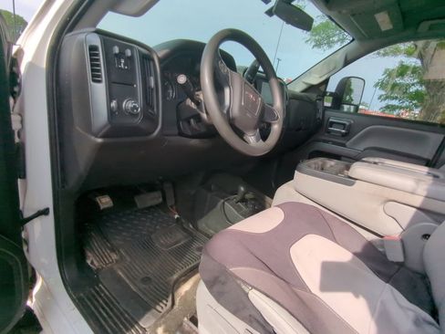 Used 2018 GMC Sierra 2500 4x4 Double Cab w/ Sierra Convenience Package image 7