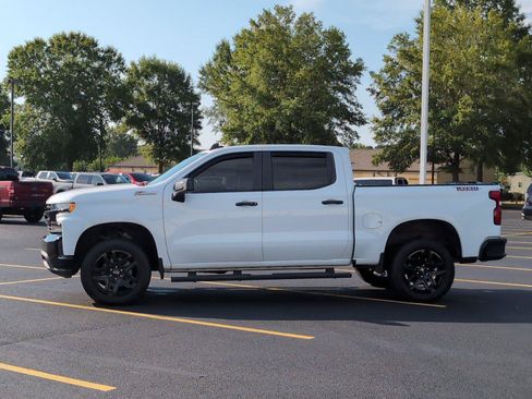 Used 2021 Chevrolet Silverado 1500 LT Trail Boss w/ Bed Protection Package AWD/4WD image 2