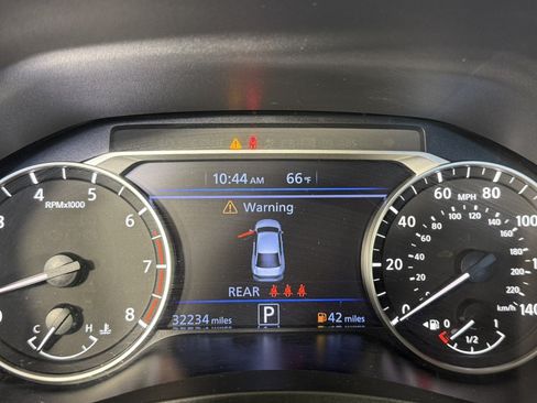 Used 2025 Nissan Altima 2.5 SV FWD image 19