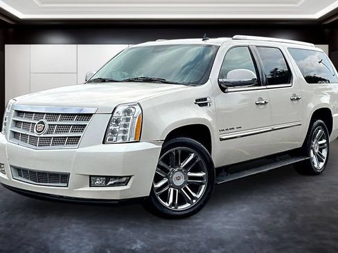 Used 2013 Cadillac Escalade ESV Platinum AWD/4WD image 3