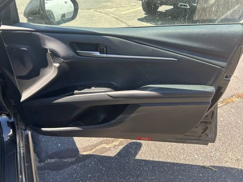 Used 2025 Toyota Camry SE FWD image 15