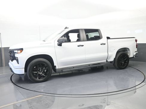 Used 2024 Chevrolet Silverado 1500 Custom RWD image 2